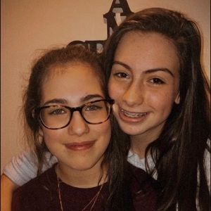 Meet your Posher, Mia